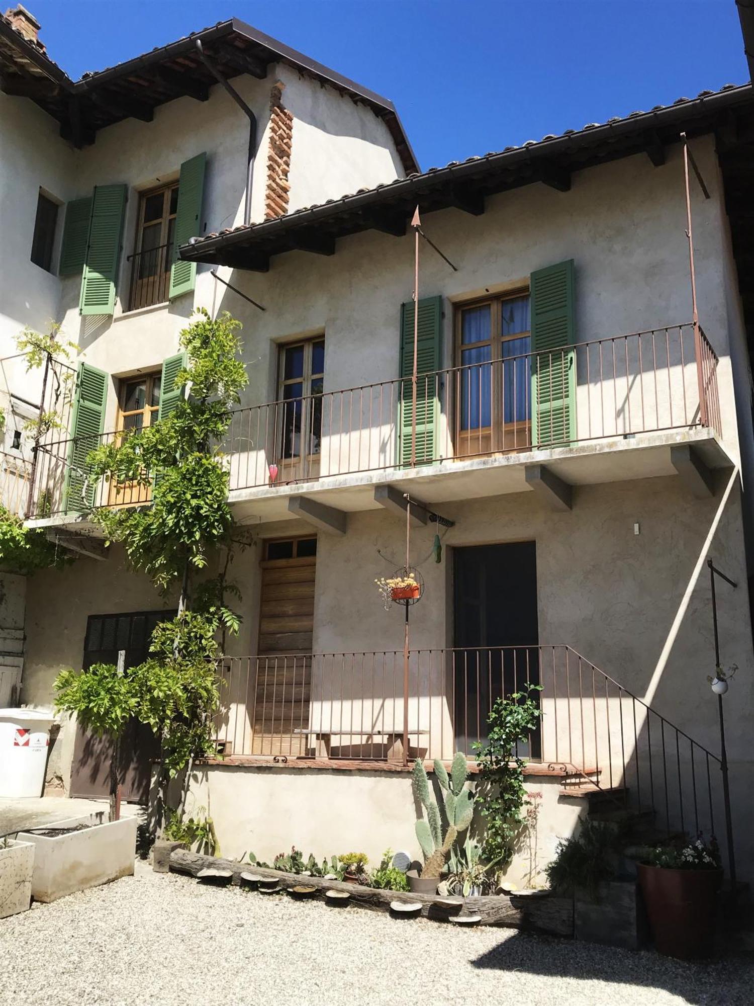 B&B Acaso Serralunga d'Alba Ngoại thất bức ảnh